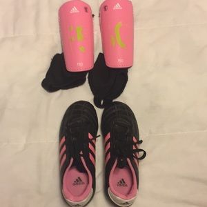 ⚽️ Cute 🎀 adidas Pink Little Girl Cleats Guards